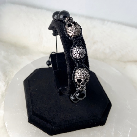 Men or women Rock chic black rodhium & cz skull onyx macrame bracelet - Picture 12 of 14